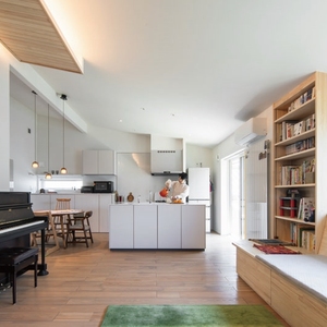 窓辺に家族憩いの場を。心ほどける平屋に暮らす