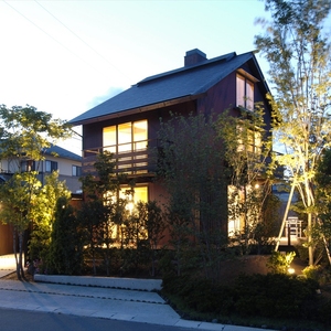 景色を取り込み、敷地全体で暮らす