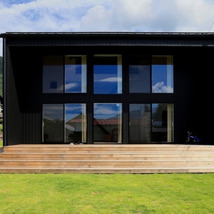 スキップフロア3層吹き抜けの家