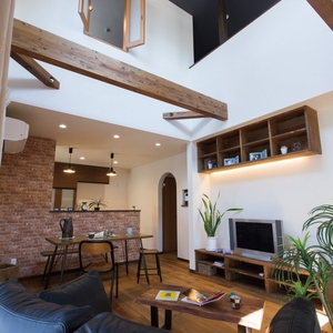 愛車のそばで過ごす、工夫満載の快適住まい