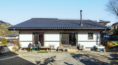 縁側で楽しむ平屋